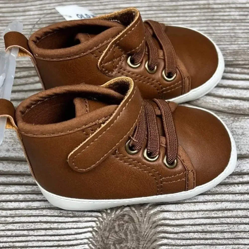 Old Navy  Boys Cognac Brown Crib Style Boots Sz 0-3M